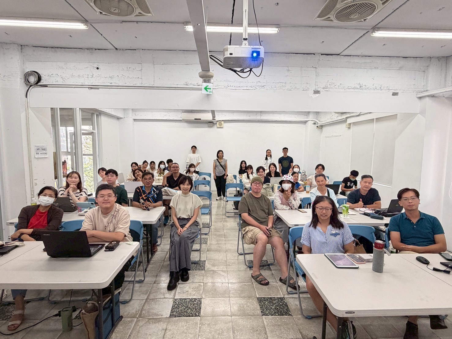 臺中社會創新實驗基地 AI 職場力課程多人合照
